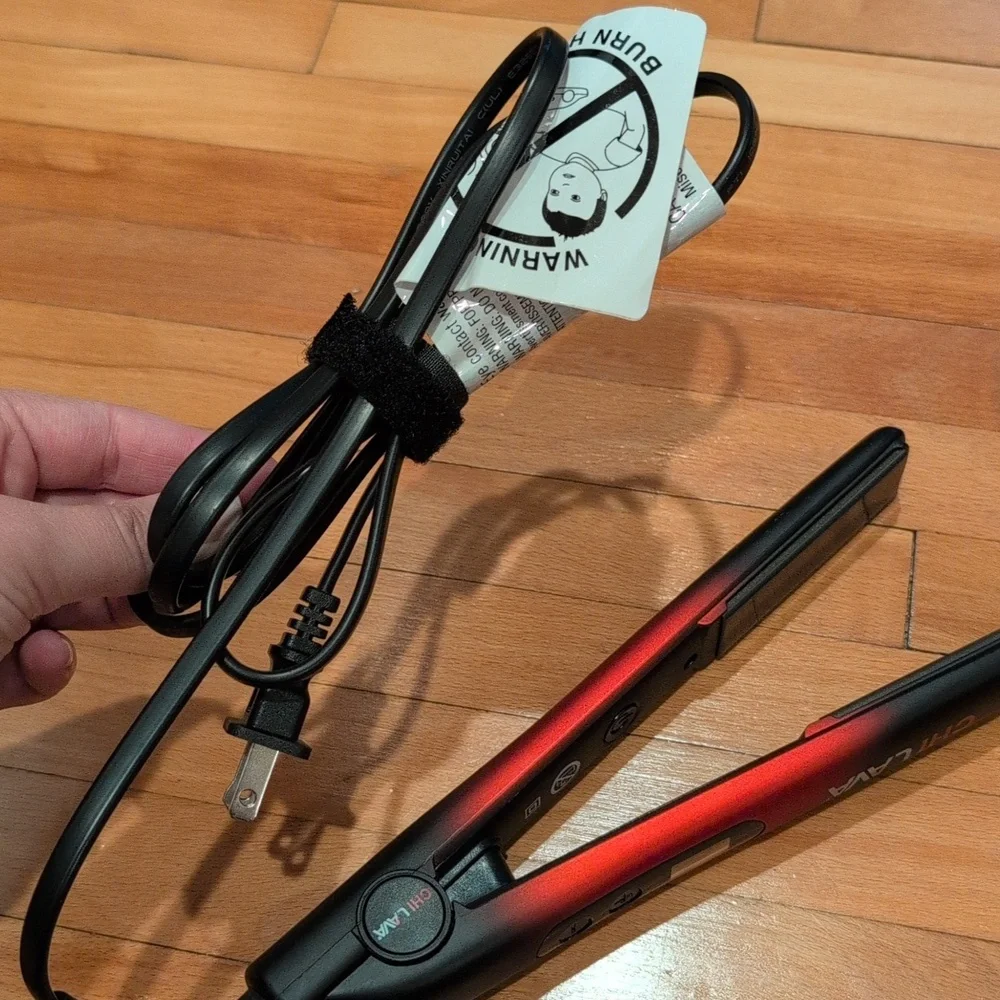 Chi Lava 1 Inch Volcanic Ceramic Travel Hairstyling Iron - Picture 6 of 7